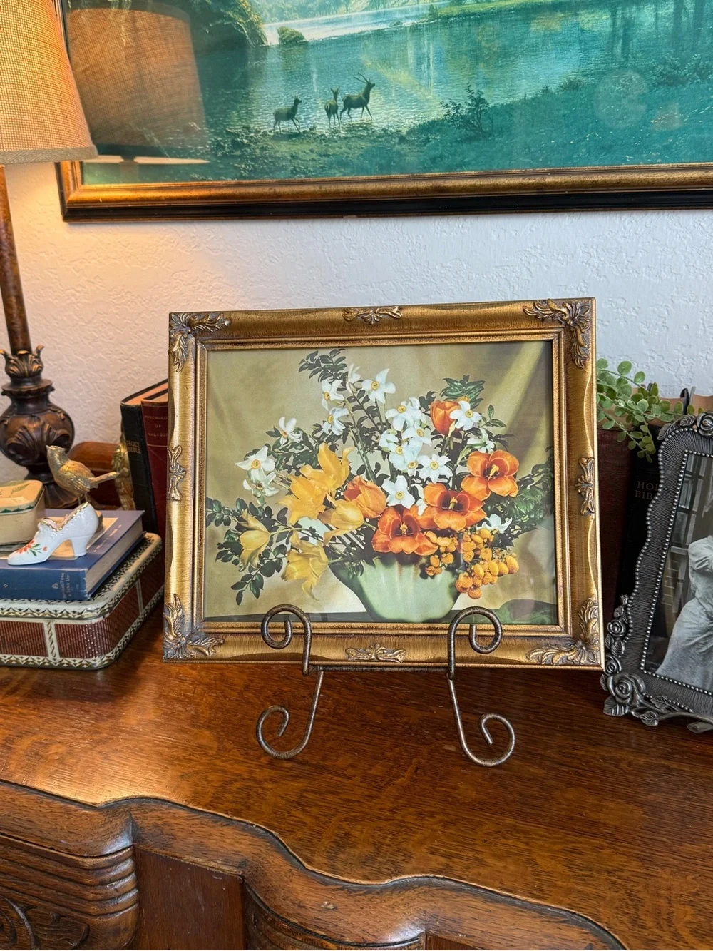 Mid Century Floral Still Life Print in Gold Wood Frame with Easel - Picture 6 of 9